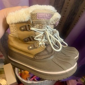 Girls size 1 snow boots